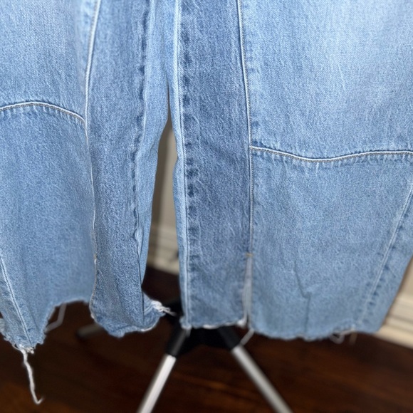 Old Navy Light Blue Flare Jeans with Raw Hem - Picture 5 of 6